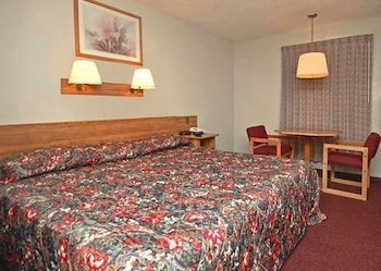 Fairview Beachfront Inn Mackinaw City Exterior photo